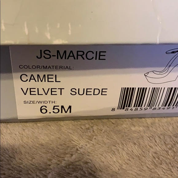 Women Wedges - Picture 4 of 4